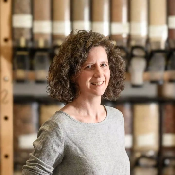 ~ cirka tým ~ Lucka Decraemer ~ vedoucí obchodu